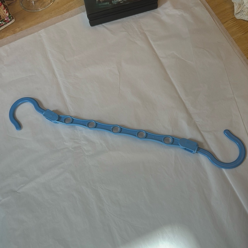 ⭐️10/10.00⭐️Space Saving Hanger 5-Hole Clothes Hanger